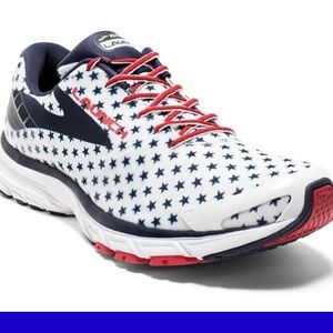 Brooks Debuts Patriotic Victory Collection size 7